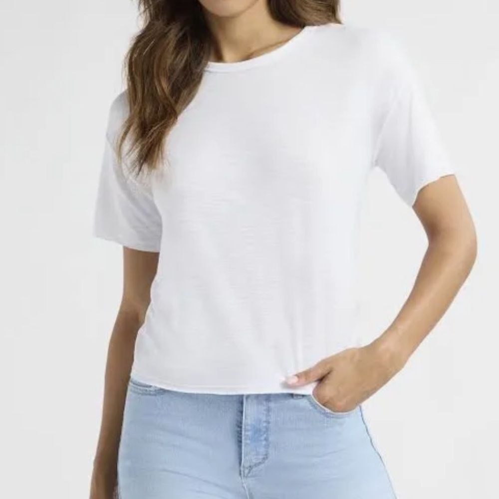 Sofia by Sofia Vergara White Basic Short Sleeve Comfy Casual Classic  T-Shirt
